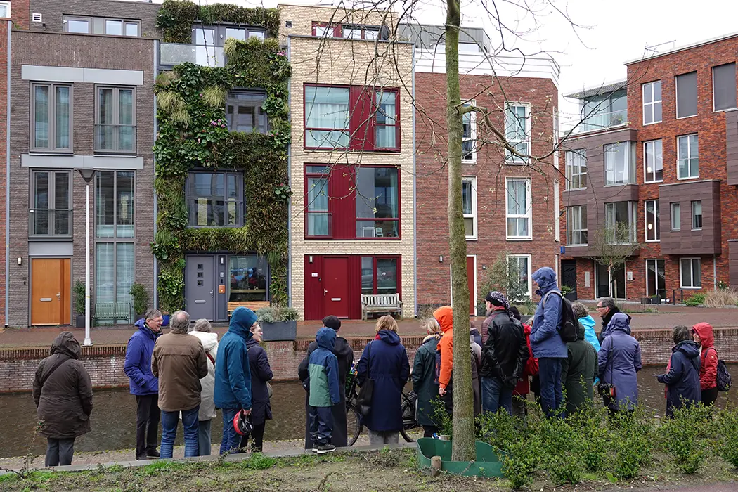 Op pad met één van de Delftse Waterloop Watergidsen